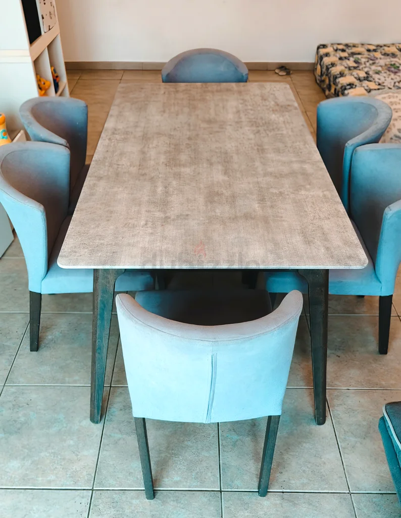 Dining table63180360888449111