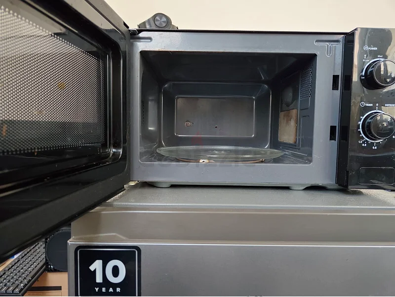 Used Black + Decker microwave63248250456450111