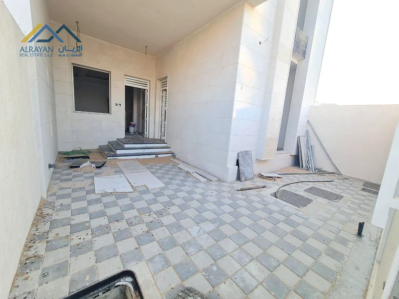 فيلا فاخرة بتصميم عصري ومناطق واسعة، في قلب عجمان، قريبة من جميع الخدمات.63252421156225111
