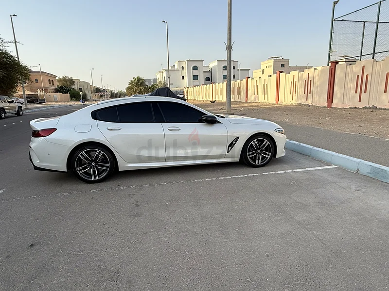 BMW 8 series , Under warranty (M package)63161068784642112