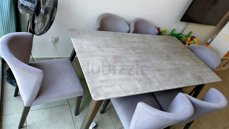 Dining table63180360888449114