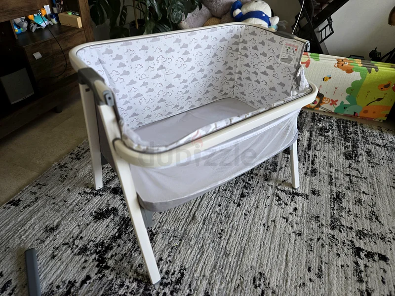 سرير طفل حديث الولادة + أرجوحة في DSO لجهاز AED بسعر 250 درهمًا63196631175298111