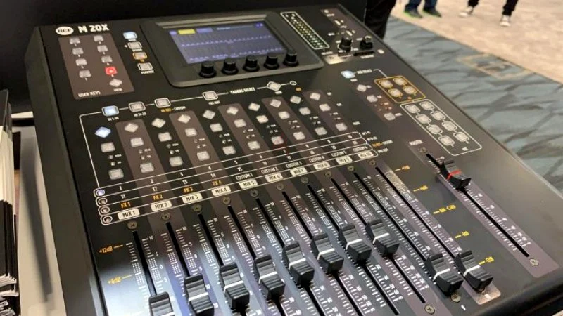 RCF M 20X Digital Mixing Console .ITALY63172676462081114
