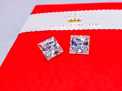 Sparkling Moisanntie Diamonds.