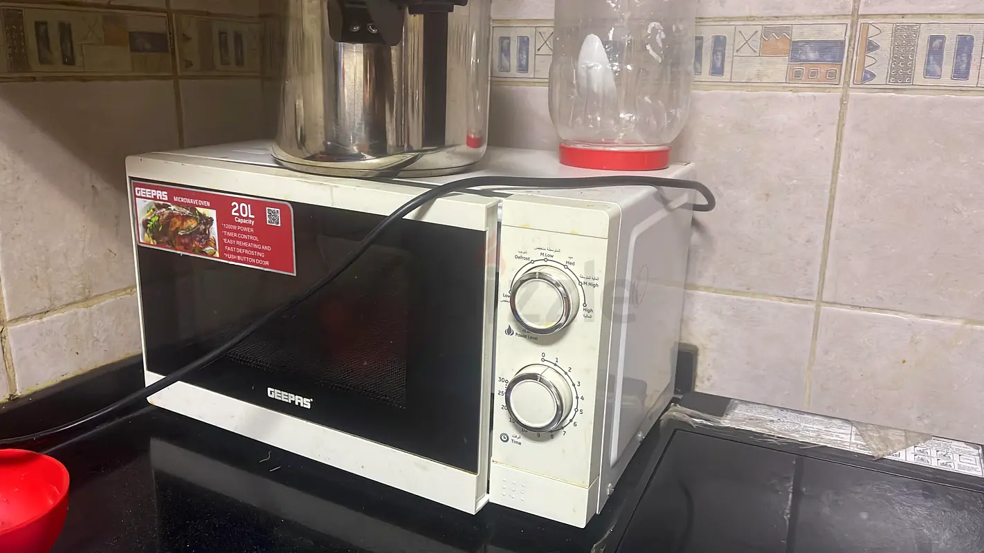 Efficient 20L Countertop Microwave Oven for Sale.Geepas