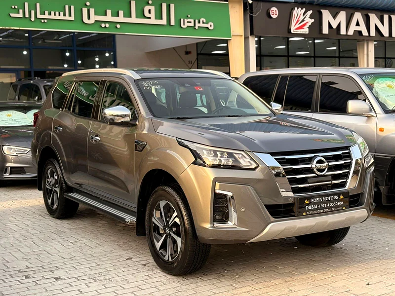 نيسان إكس تيرا بلاتينيوم رمادي موديل 202363166626356353111