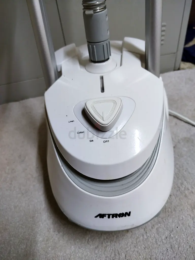 Effortless Garment Steamer - Perfect for Quick Touch-ups!63252940467841111