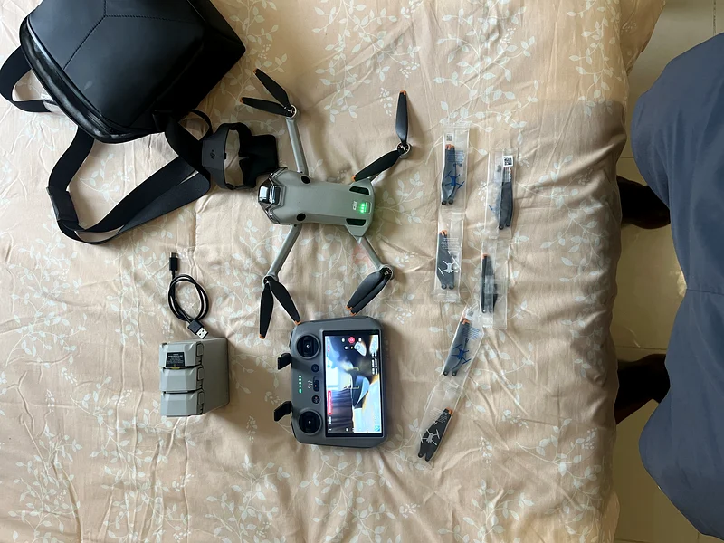 التقاط السماء: طائرة درون DJI ميني 4 برو مع جهاز تحكم وإكسسوارات وبطاريات 4 لمزيد من وقت الطيران63234612428545113