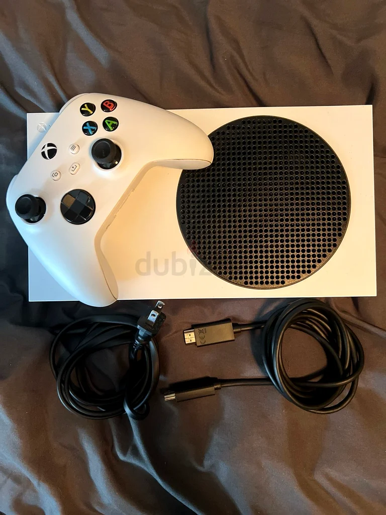 جهاز XBox Series S مع جهاز عرض إبسون واثنين من وحدات التحكم63230190675841112