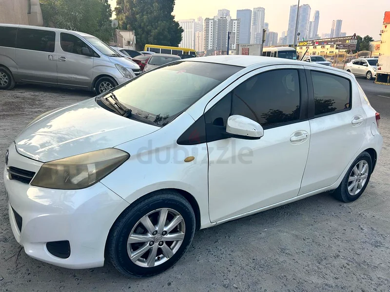 تويوتا ياريس SE 2014 هاتشباك63147210170627113