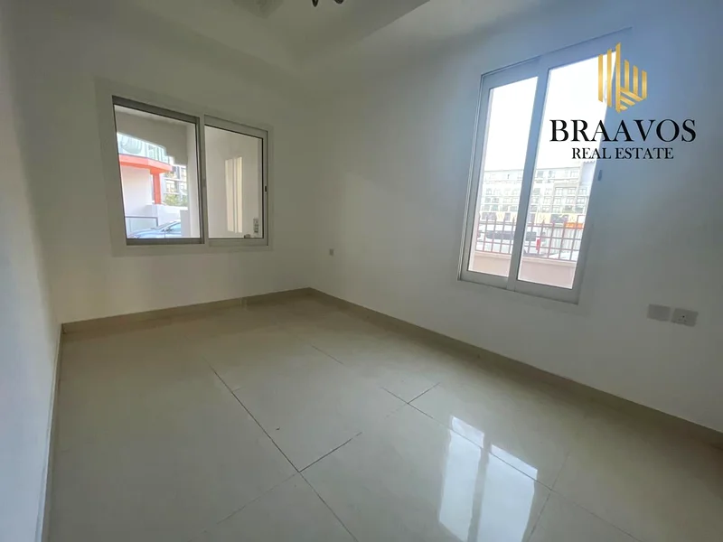 5 غرف نوم + خادمة | غير مفروشة | واسعة | شاغرة63816673295107114