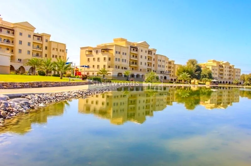 Spacious Apartment | Convenient I Mountain Views63856099711873110