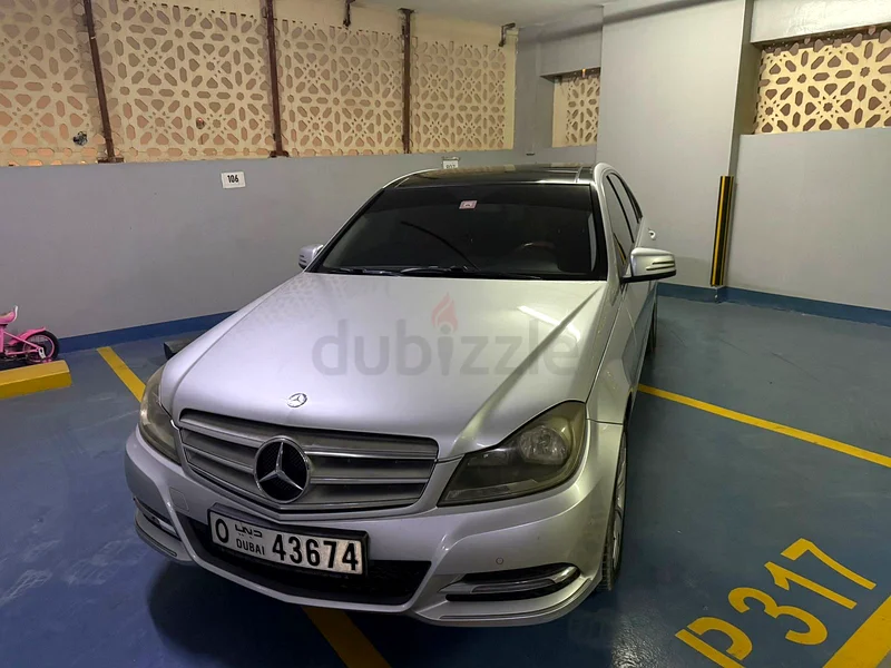 Mercedes C200 -2013 - GCC- 221,000 kilometres-AED 27,000632306526465311123