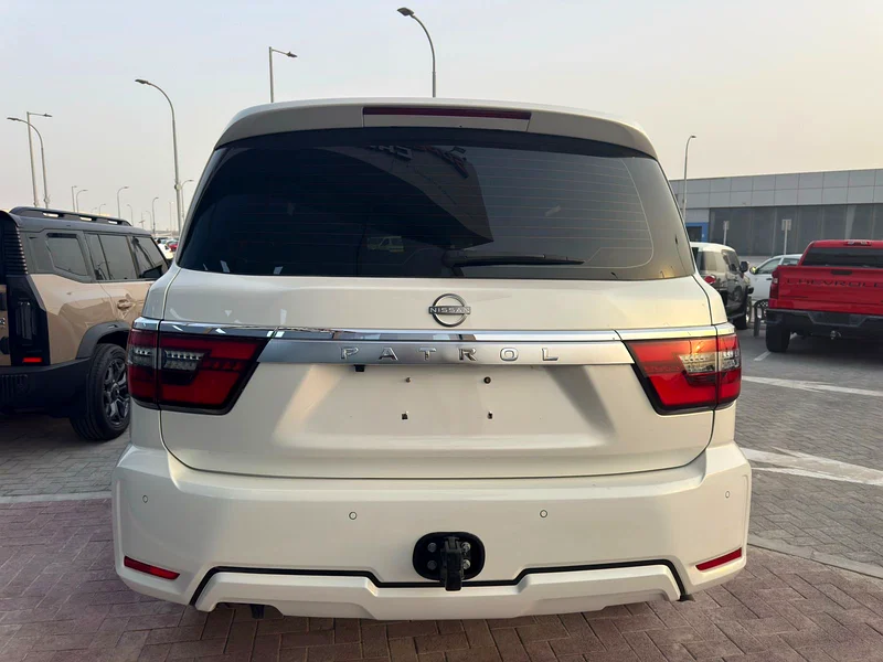 Nissan Patrol SE V6, agency paint63142586307842112