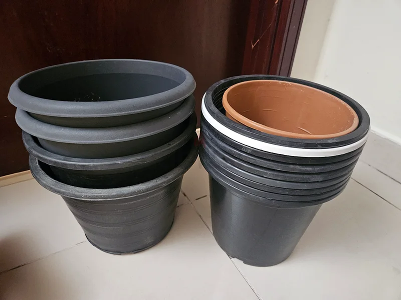 أواني نباتات لحديقتك (مستعملة ولكن نظيفة وبحالة ممتازة)63189118044418112