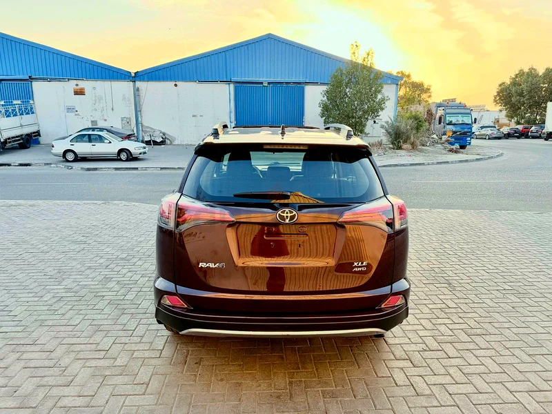 فقط تصدير RAV4 2018 full options special color 4X463158340706051113