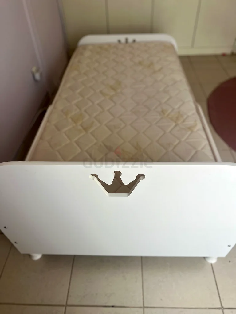 Children’s Bed (frame only no mattress)63191607375745112