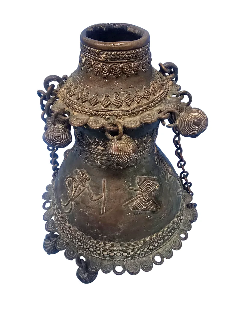 Exquisite Antique Decorative Pot with Intricate Handcrafting63223355866753114