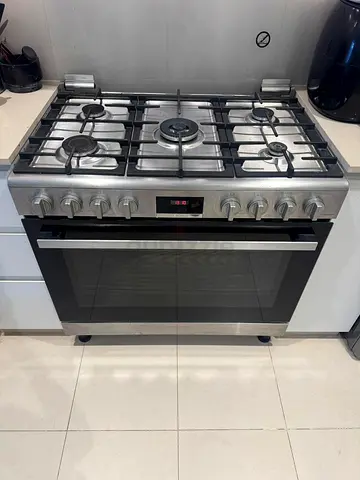 Bosch letest model 8 series 5 burner full gas cooker with fan