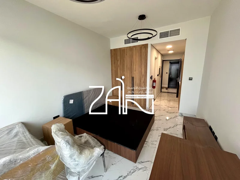 استوديو جديد مؤثث مع منظر القناة، منطقة مميزة63251874780163112
