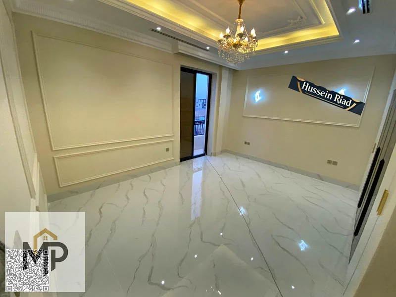 فيلا فاخرة بتصميم كلاسيكي في موقع متميز أمام مجمع أزها، وبسعر يشمل رسوم التسجيل ورسوم الملكية.63893336785155114