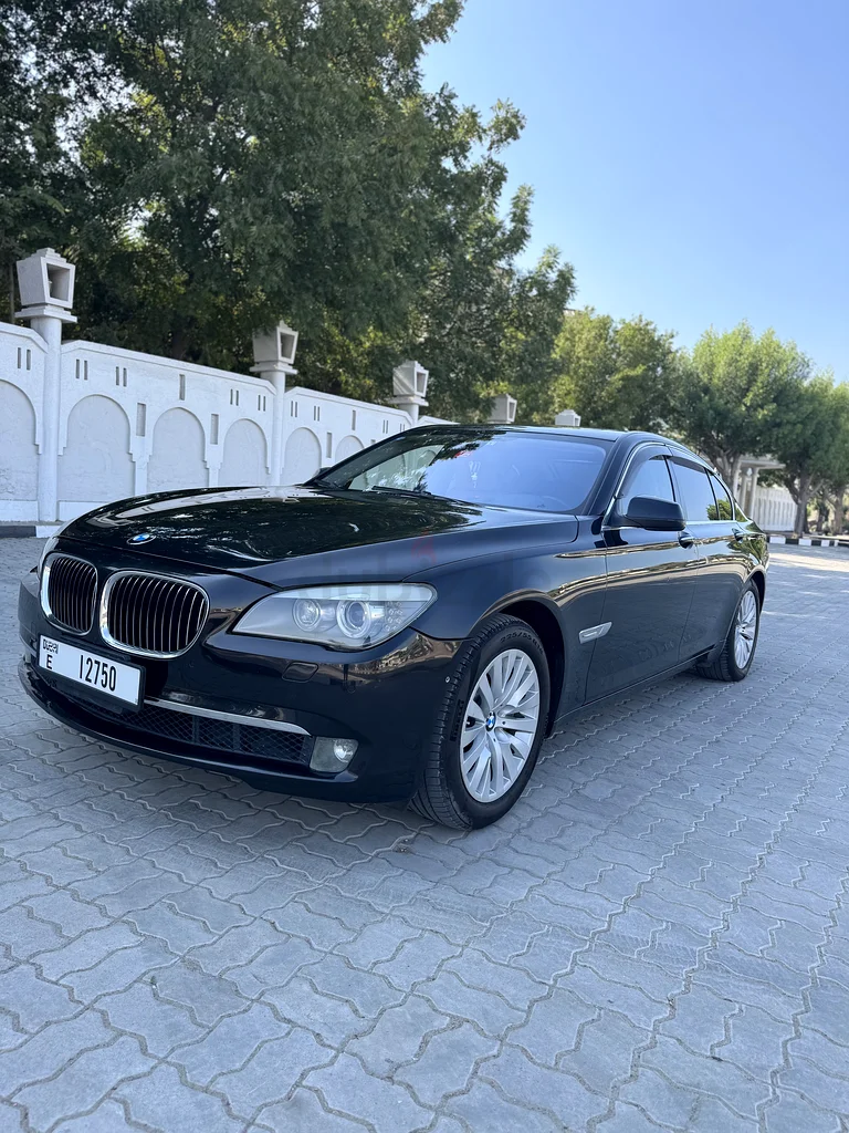 Urgent sell BMW 750i 2011632277759252501126