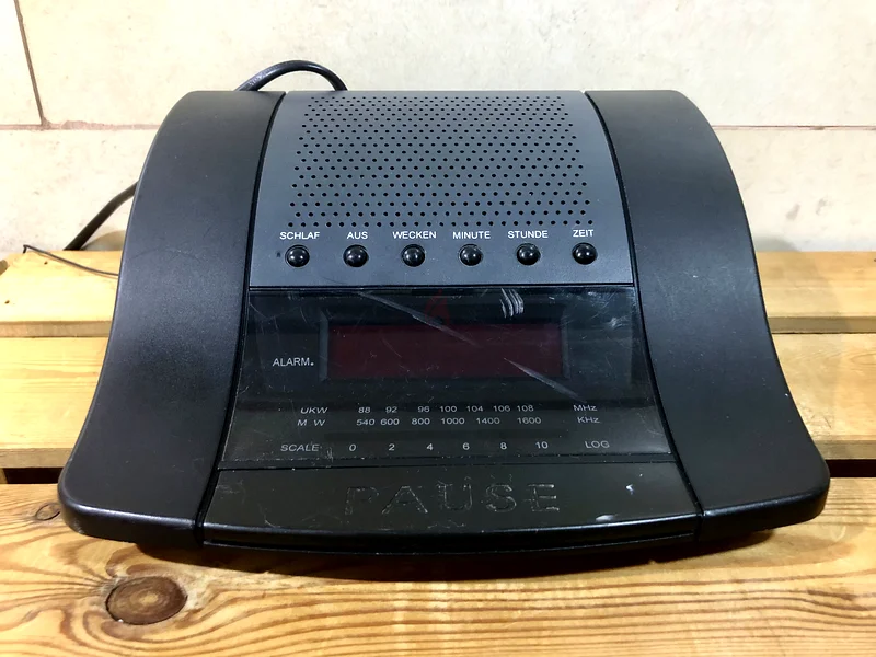 Vintage Digital Clock Radio - A Timeless Classic!63262400404483111
