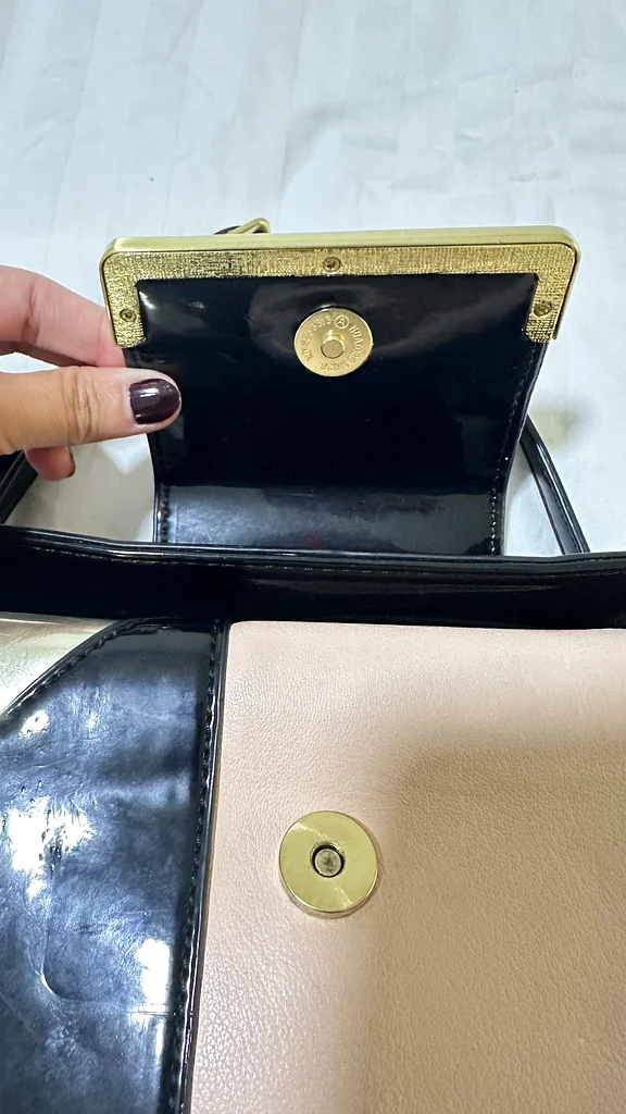 حقيبة نسائية (مستعملة) ني وست63237607243394112