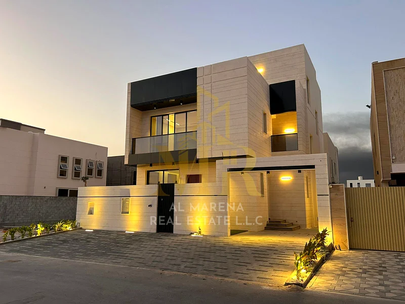 **Strategic location near all services** 🔹 **Easy access to main roads** (for all services) 🔹 **A quiet and family neighborhood that provides privac63881040374658112