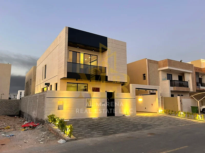 **Strategic location near all services** 🔹 **Easy access to main roads** (for all services) 🔹 **A quiet and family neighborhood that provides privac63881040374658113