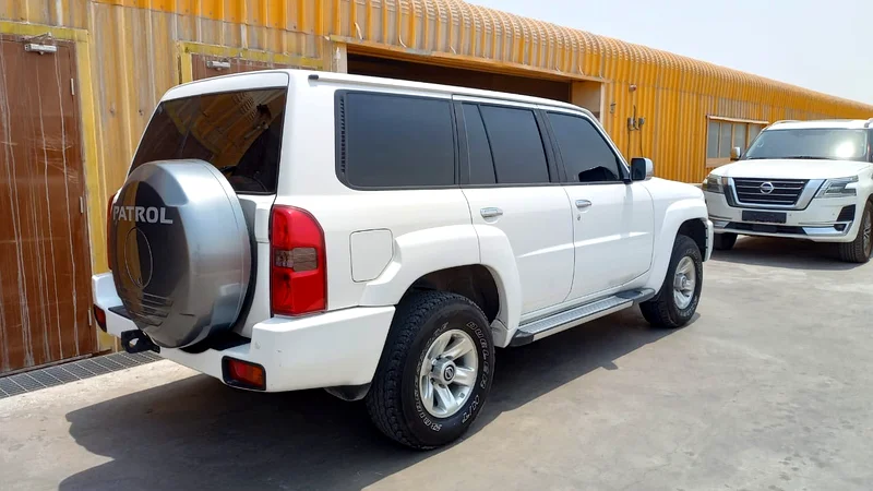 89940 Nissan petrol Safari 4.8 L 202163148163692801114