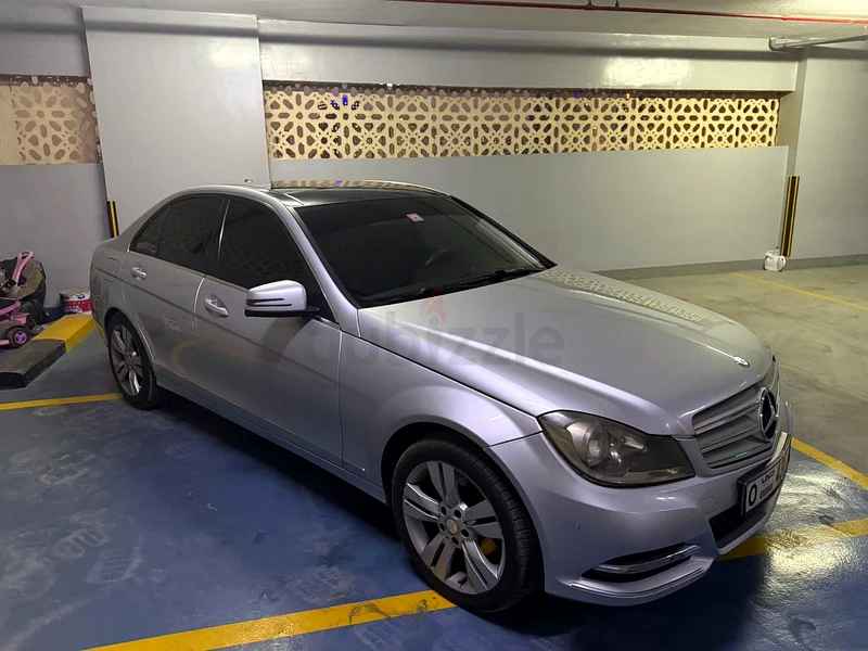 Mercedes C200 -2013 - GCC- 221,000 kilometres-AED 27,00063230652646531112
