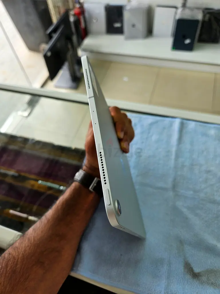 Sleek Apple iPad Pro 11 1st gen 201863214895167747113