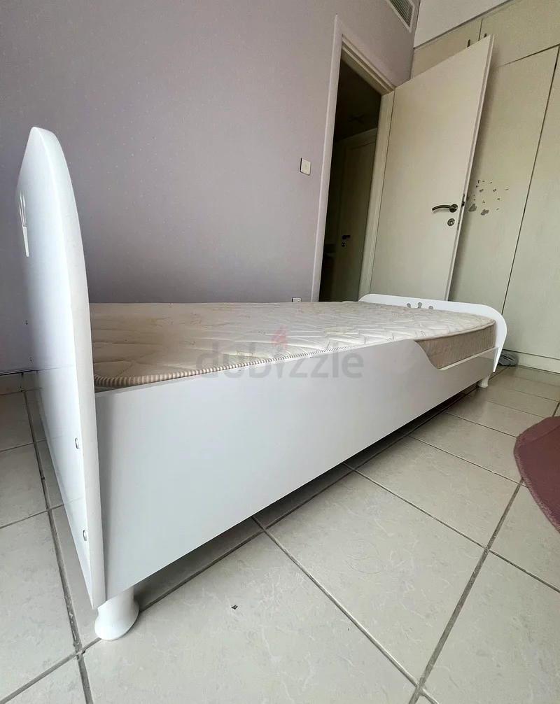 Children’s Bed (frame only no mattress)63191607375745114