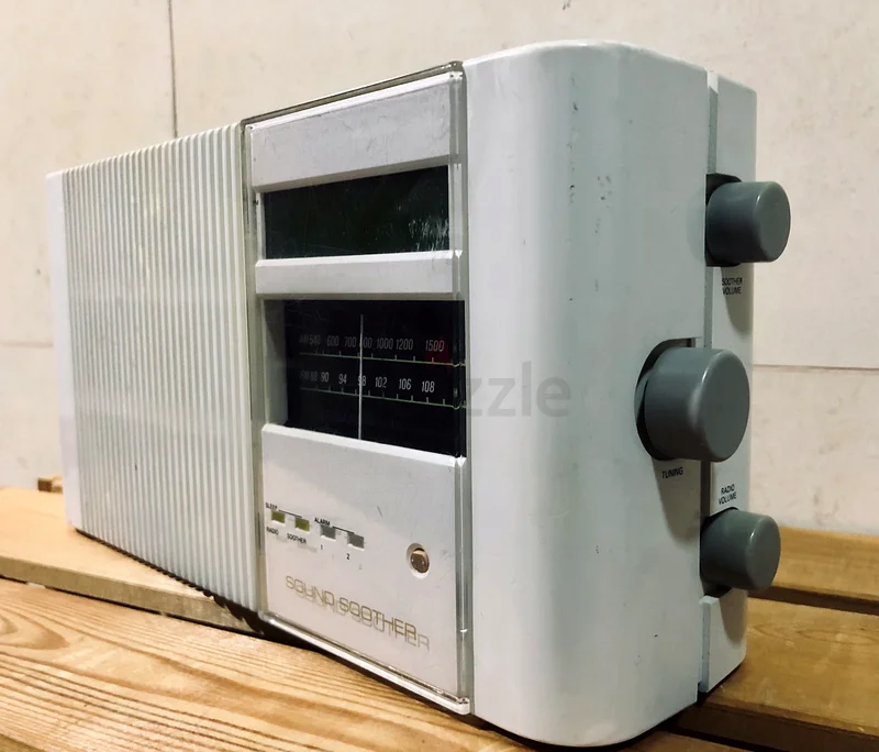 Old alarm clock63192095197057112