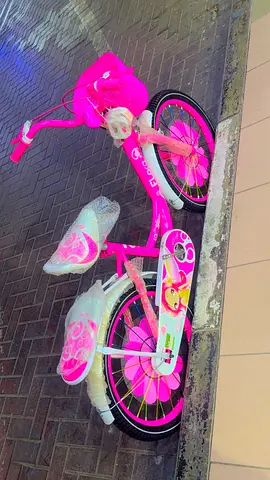 Baby girls cycle