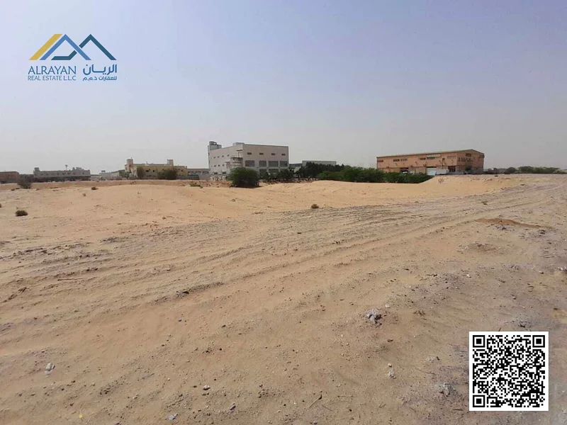 أرض صناعية تقع على الشارع الفاصل بين الحى الصناعي 3 في البحية والجرف، وعلى شارع م asphalt. ويشمل البيع التسجيل والملكية.63184211847681114