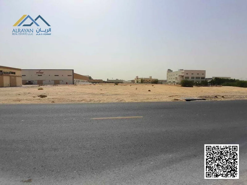 أرض صناعية تقع على الشارع الفاصل بين الحى الصناعي 3 في البحية والجرف، وعلى شارع م asphalt. ويشمل البيع التسجيل والملكية.63184211847681111