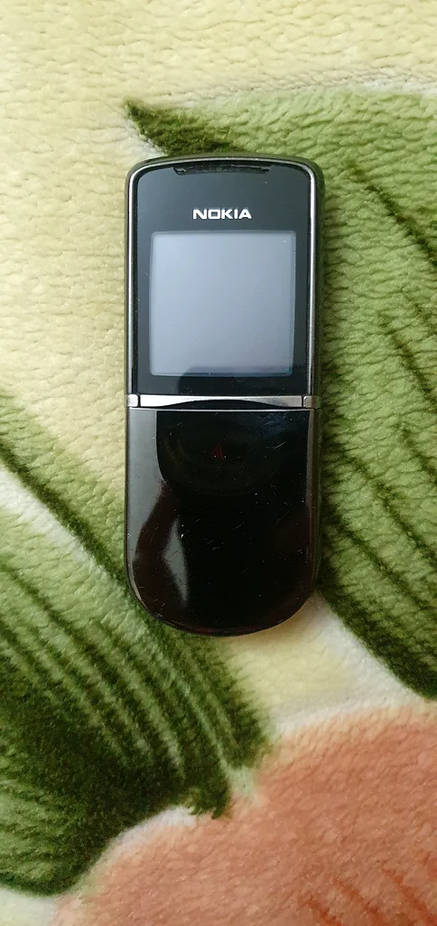Classic Nokia Mobile Phone - Reliable and Durable!63180839404033111