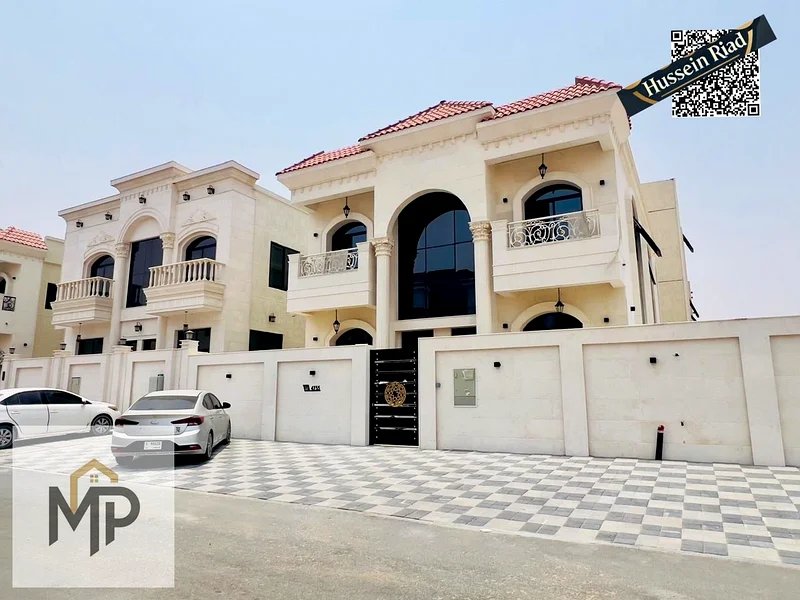 Corner villa for sale with custom finishing, private pool, very distinguished location, including registration fees63894082486530113