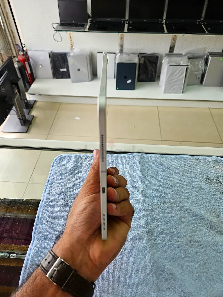 Sleek Apple iPad Pro 11 1st gen 201863214895167747112