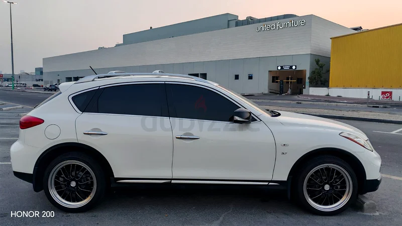 INFINITI QX50 2018 سيارة نظيفة للغاية63174307175683113