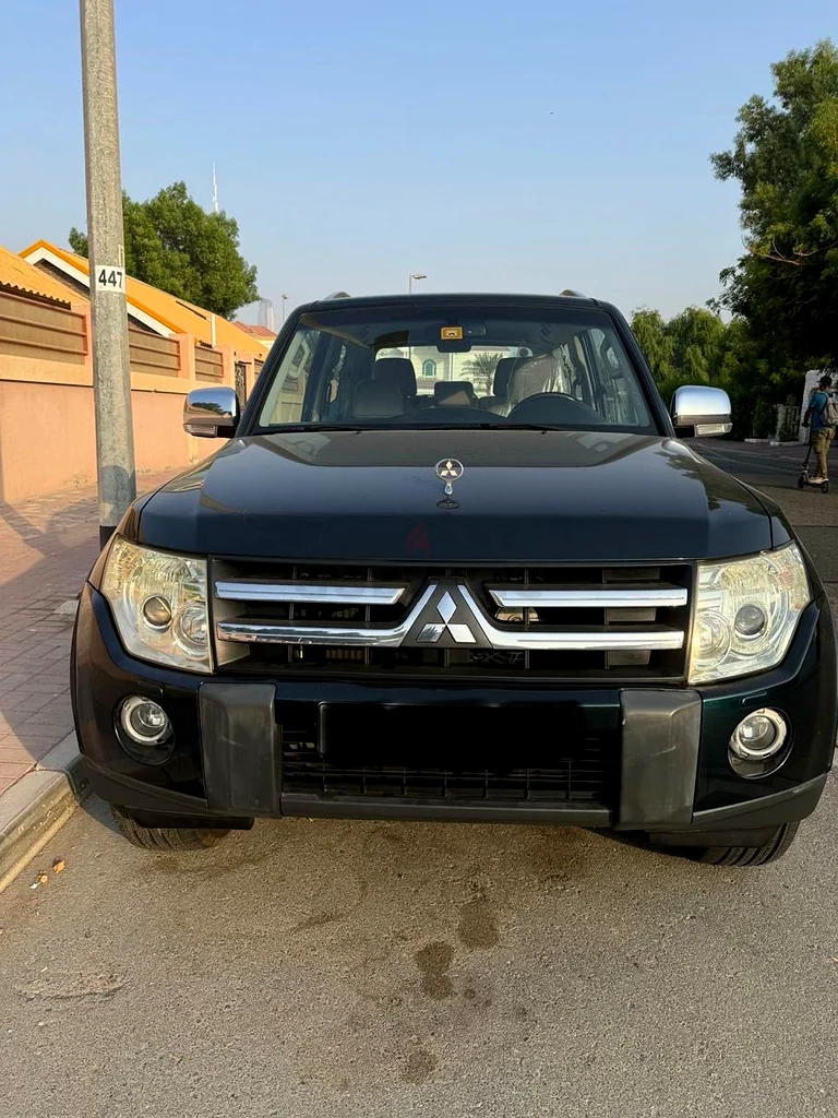 2008 Mitsubishi bajero GCC specs low mileage very clean driven by ladys63153228269443111