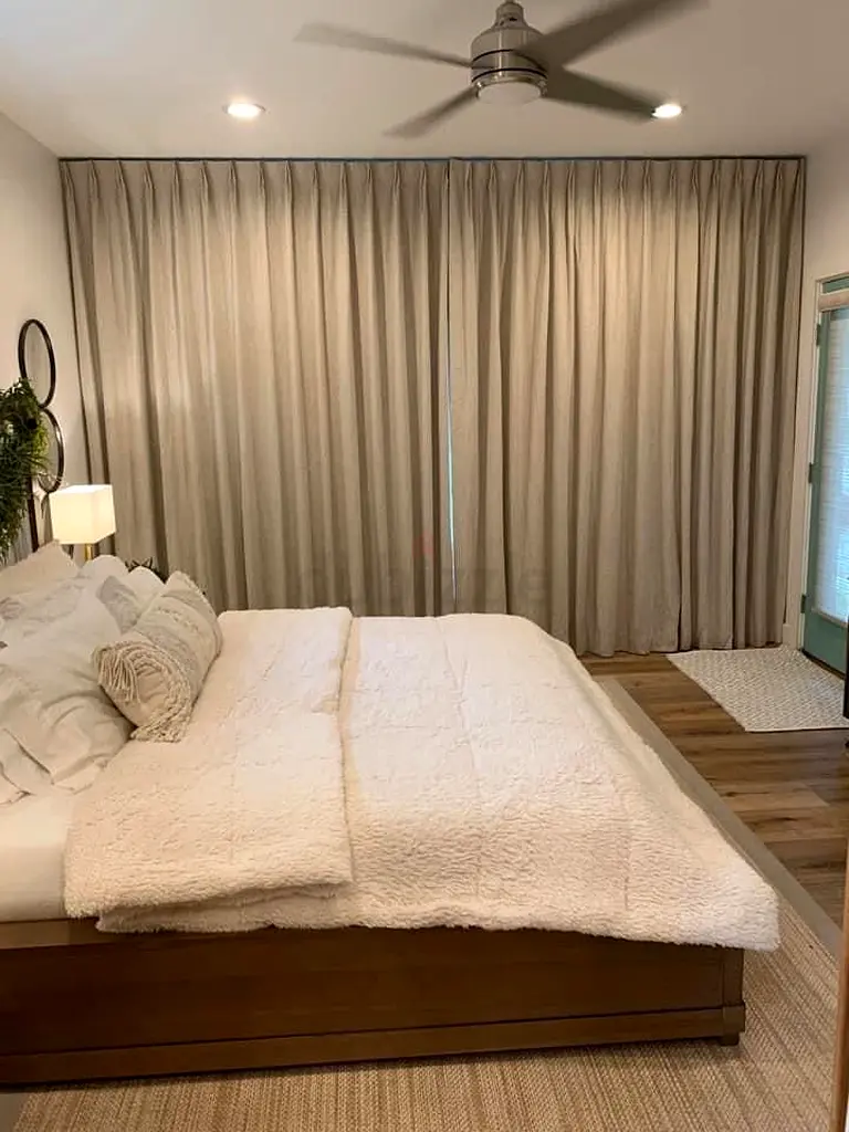 Curtain63220820702721111