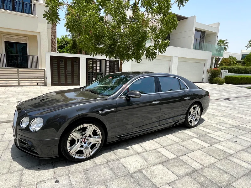 بنتلي كونتيننتال مع ديكور داخلي وخارجي من مانسوري63134991603969112