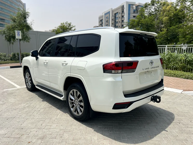 Toyota Land cruiser - GXR - 2023 - Under warranty - Service contract - Alfuttaim63157882344579113