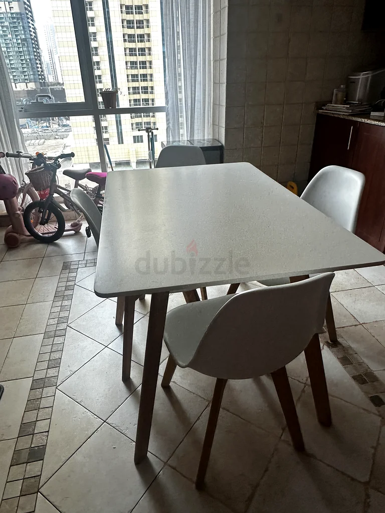 Dining Table with Chairs63180361148161114