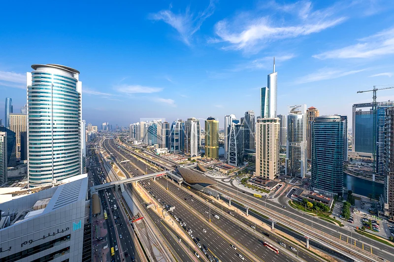 مسبح على سطح المنزل | مُحدّث بالكامل | غير مفروش64037174113921111