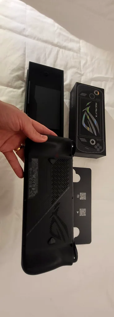 Asus Rog Ally x - Latest model 2025632565961460501121