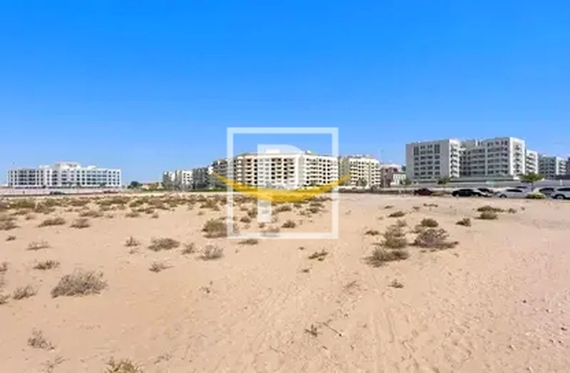 قطعة تجارية متوفرة في ماجان | جي+2بي+663183718160130114